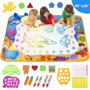 children drawing on the water drawing mat